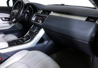Подержанный автомобиль Land Rover Range Rover Evoque 2017 года (10 фото)