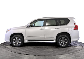Подержанный автомобиль Lexus GX 2012 года (8 фото)