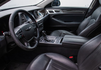 Подержанный автомобиль Hyundai Genesis 2014 года (10 фото)