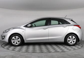 Подержанный автомобиль Hyundai i30 Hatchback 2016 года (8 фото)