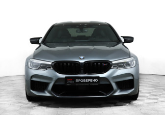 Подержанный автомобиль BMW M5 Sedan 2018 года (2 фото)