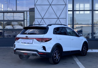 Подержанный автомобиль Kia Rio Hatchback 2021 года (5 фото)