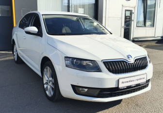 Подержанный автомобиль Skoda Octavia Liftback 2016 года (3 фото)