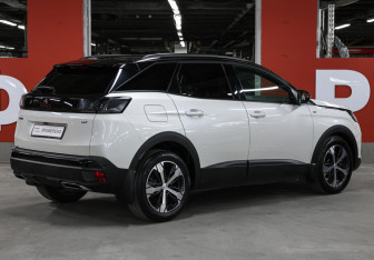 Подержанный автомобиль Peugeot 3008 2021 года (5 фото)