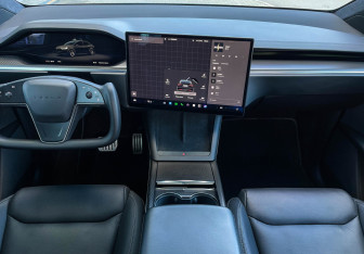 Подержанный автомобиль Tesla Model X 2023 года (12 фото)