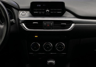 Подержанный автомобиль Mazda 6 Sedan 2015 года (12 фото)