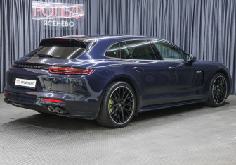 Подержанный автомобиль Porsche Panamera Wagon 2019 года (5 фото)