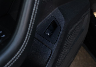 Подержанный автомобиль Volkswagen Touareg 2019 года (19 фото)