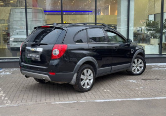 Подержанный автомобиль Chevrolet Captiva 2008 года (8 фото)