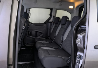 Подержанный автомобиль Peugeot Partner 2017 года (18 фото)