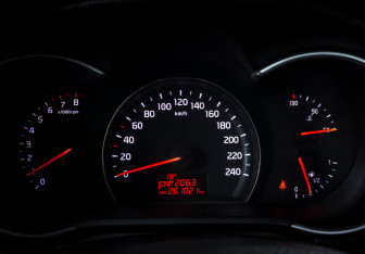 Подержанный автомобиль Kia Sorento 2016 года (16 фото)