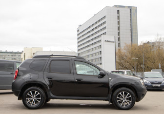 Подержанный автомобиль Renault Duster 2014 года (3 фото)