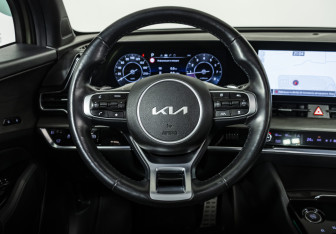 Подержанный автомобиль Kia Sportage 2022 года (8 фото)