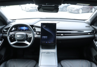 Подержанный автомобиль Geely Preface 2024 года (12 фото)