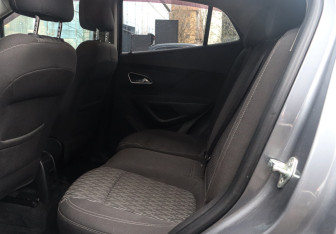 Подержанный автомобиль Opel Mokka 2013 года (10 фото)