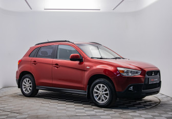 Подержанный автомобиль Mitsubishi ASX 2011 года (3 фото)
