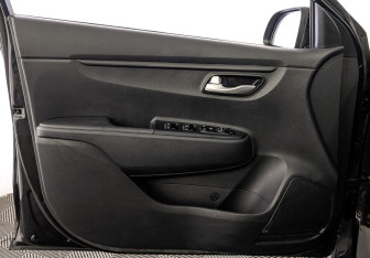 Подержанный автомобиль Kia Rio Hatchback 2021 года (18 фото)