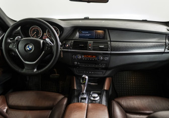 Подержанный автомобиль BMW X6 2009 года (12 фото)