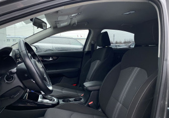 Подержанный автомобиль Kia Cerato Sedan 2022 года (23 фото)