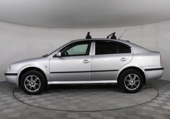 Подержанный автомобиль Skoda Octavia Liftback 2008 года (8 фото)