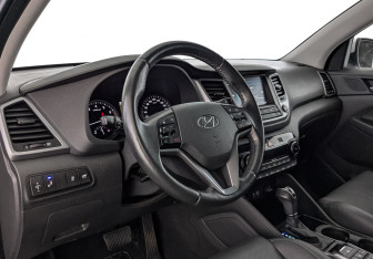 Подержанный автомобиль Hyundai Tucson 2016 года (15 фото)
