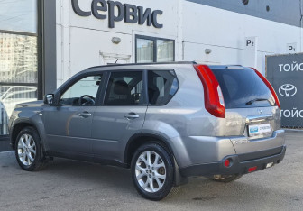 Подержанный автомобиль Nissan X-Trail 2011 года (7 фото)