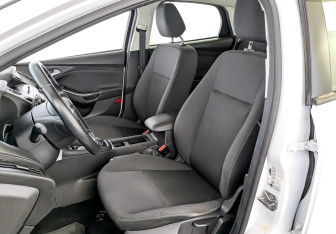 Подержанный автомобиль Ford Focus Hatchback 2018 года (20 фото)