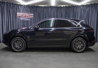 Подержанный автомобиль Porsche Cayenne 2018 года (8 фото)