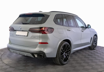 Новый BMW X5 2025 (2 фото)