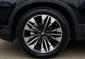 Подержанный автомобиль FAW Bestune T77 2023 года (9 фото)