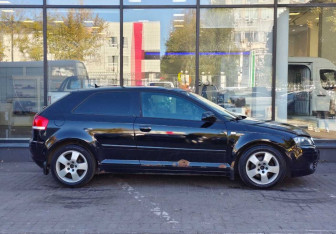 Подержанный автомобиль Audi A3 Hatchback 2004 года (4 фото)