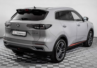 Подержанный автомобиль Changan UNI-S 2024 года (5 фото)