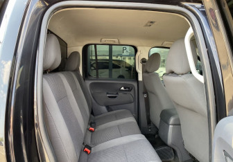 Подержанный автомобиль Volkswagen Amarok 2011 года (21 фото)