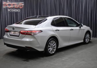 Подержанный автомобиль Toyota Camry Sedan 2019 года (5 фото)