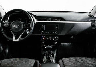 Подержанный автомобиль Kia Rio Sedan 2021 года (8 фото)