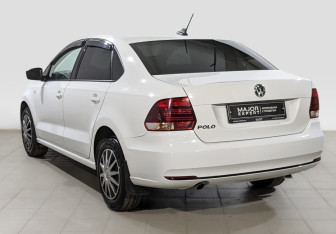 Подержанный автомобиль Volkswagen Polo Sedan 2020 года (7 фото)