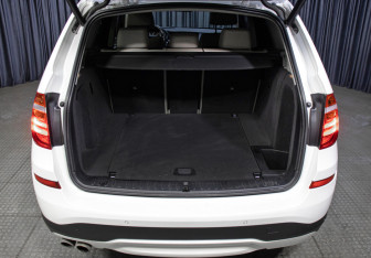 Подержанный автомобиль BMW X3 2016 года (10 фото)