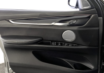 Подержанный автомобиль BMW X6 M 2016 года (19 фото)