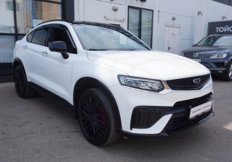 Подержанный автомобиль Geely Tugella 2023 года (3 фото)