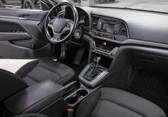 Подержанный автомобиль Hyundai Elantra Sedan 2018 года (11 фото)