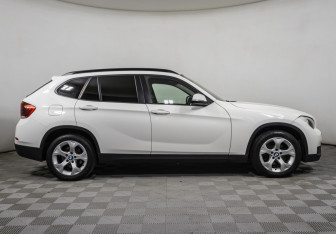 Подержанный автомобиль BMW X1 2013 года (4 фото)