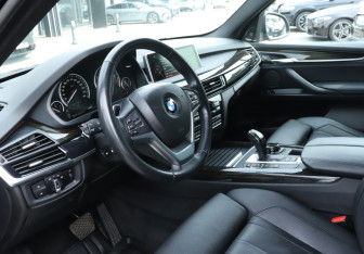 Подержанный автомобиль BMW X5 2013 года (13 фото)