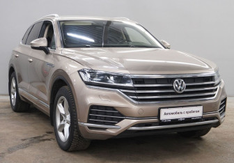 Подержанный автомобиль Volkswagen Touareg 2019 года (3 фото)
