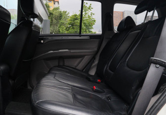 Подержанный автомобиль Mitsubishi Pajero Sport 2015 года (9 фото)