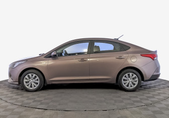 Подержанный автомобиль Hyundai Solaris Sedan 2021 года (8 фото)