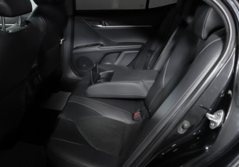 Подержанный автомобиль Toyota Camry Sedan 2021 года (2 фото)