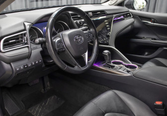 Подержанный автомобиль Toyota Camry Sedan 2020 года (16 фото)
