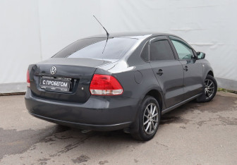 Подержанный автомобиль Volkswagen Polo Sedan 2013 года (4 фото)