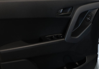Подержанный автомобиль Hyundai Creta 2017 года (14 фото)