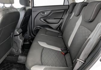 Подержанный автомобиль LADA (ВАЗ) XRAY 2018 года (18 фото)